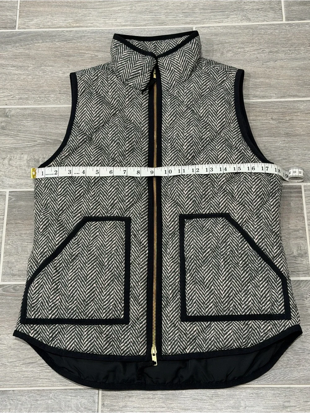 NWT! J. Crew Black Printed Quilted Waterfowl Feathers Down Puffer Vest. Size XS.
